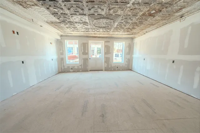 $1,365,000 | 37-39 East Main Street, Searsport, ME 04974