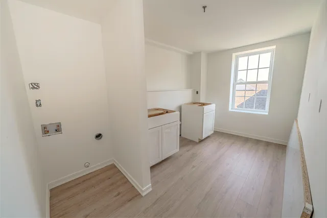 $1,365,000 | 37-39 East Main Street, Searsport, ME 04974