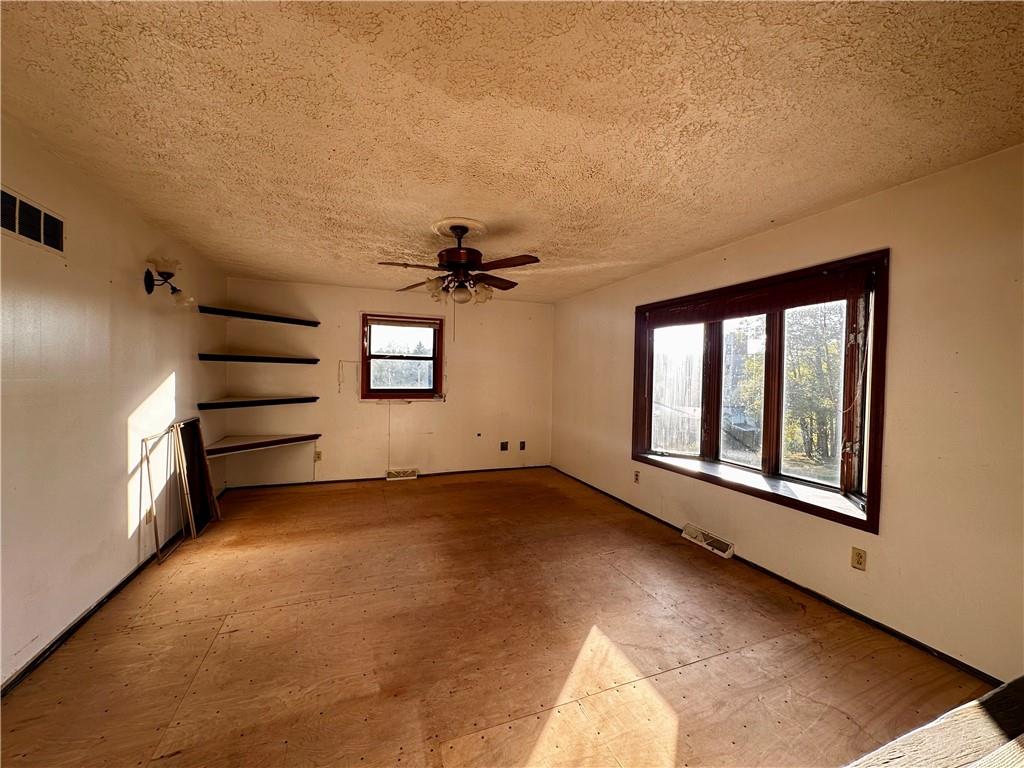 4 Wabash Avenue Hickory, PA 15340 - Photo 12 of 19 an empty room with windows