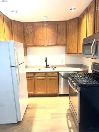 $1,250,000 | 582 East H Street, Benicia, CA 94510