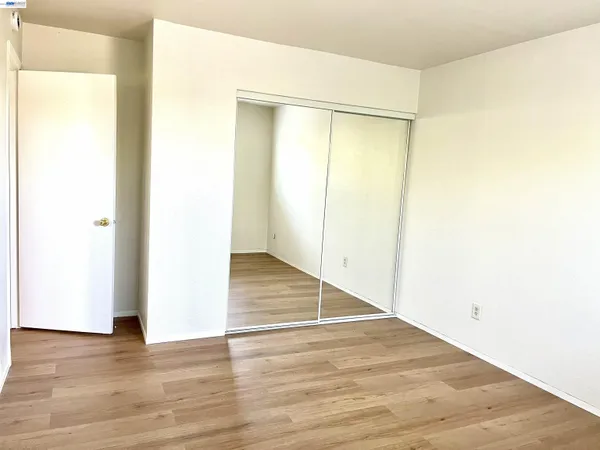 $1,250,000 | 582 East H Street, Benicia, CA 94510