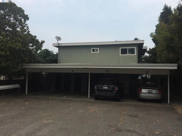 $1,250,000 | 582 East H Street, Benicia, CA 94510