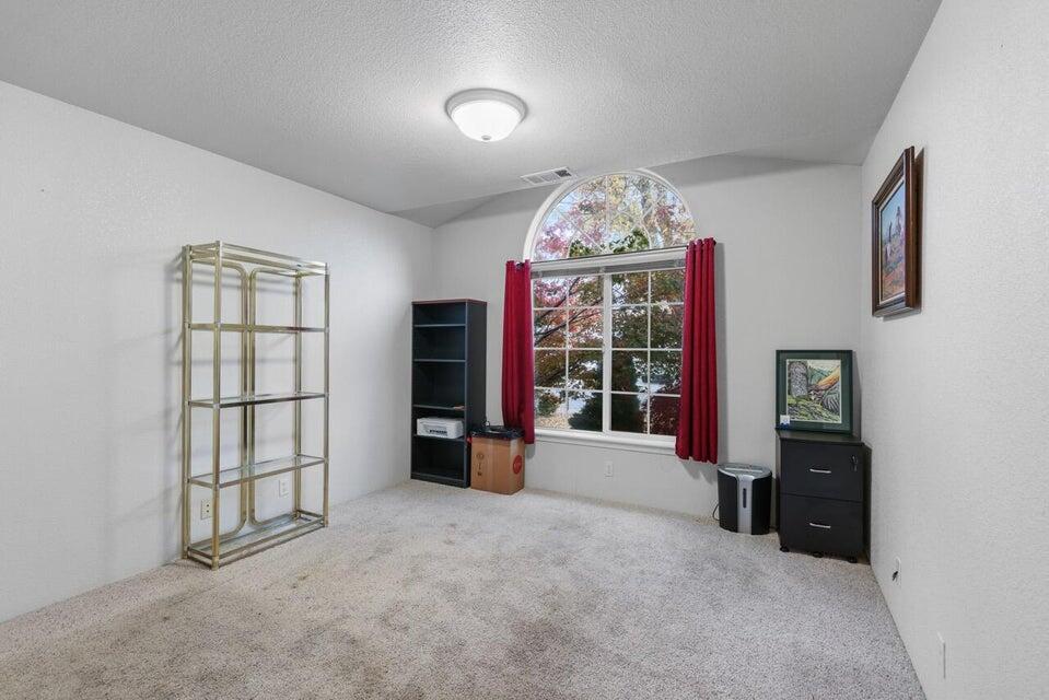 705 Mountain Avenue Central Point, OR 97502 - Photo 21 of 29 21