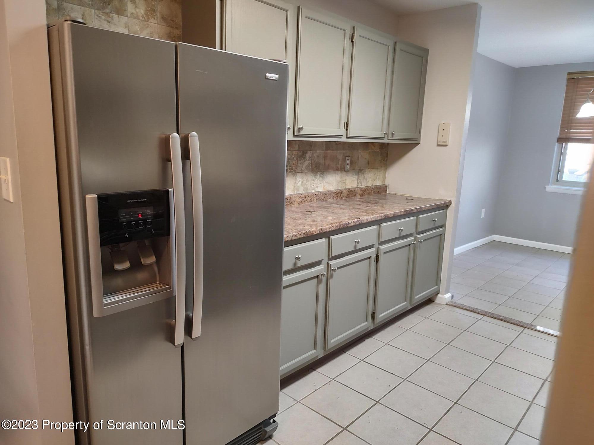 1304 Summit Pointe Scranton, PA 18508 - Photo 4 of 20 Gallery Image 4
