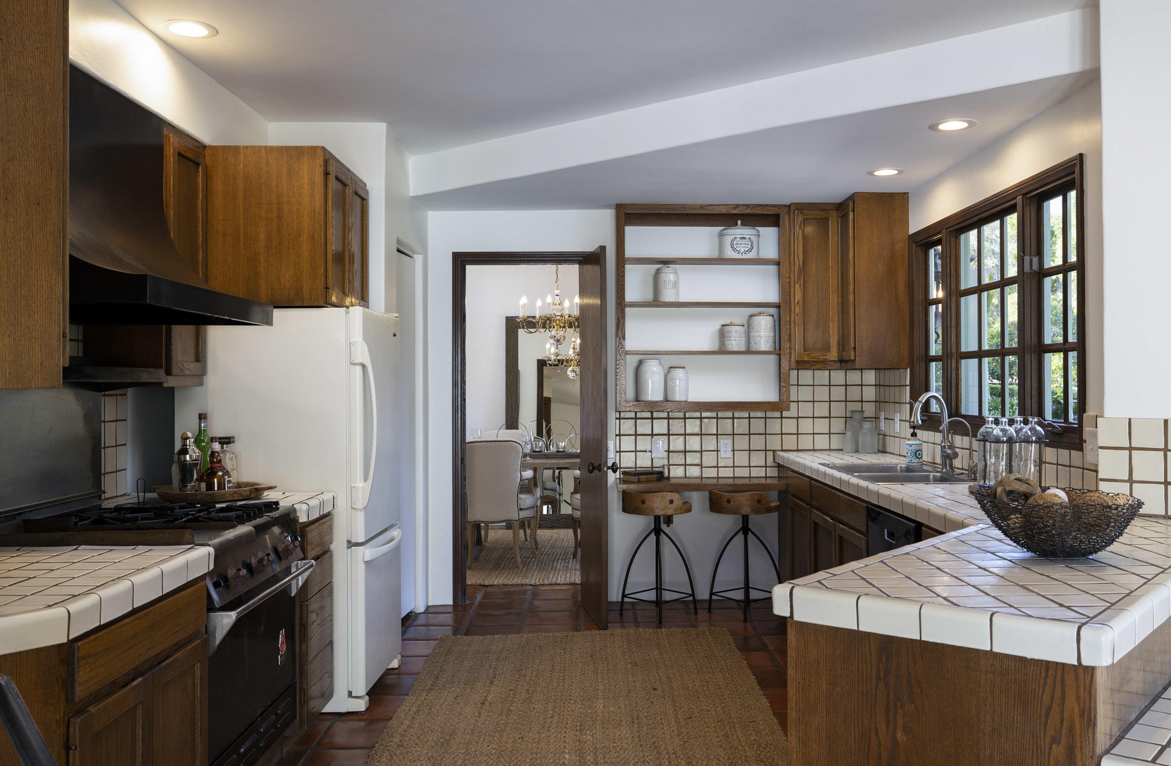 1327 Green Meadow Road Montecito, CA 93108 - Photo 7 of 31 Mountain view kitchen
