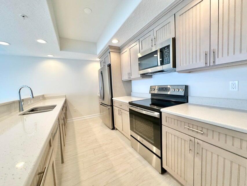 1825 Riverside Drive, Unit 404 Titusville, FL 32780 - Photo 14 of 19 14