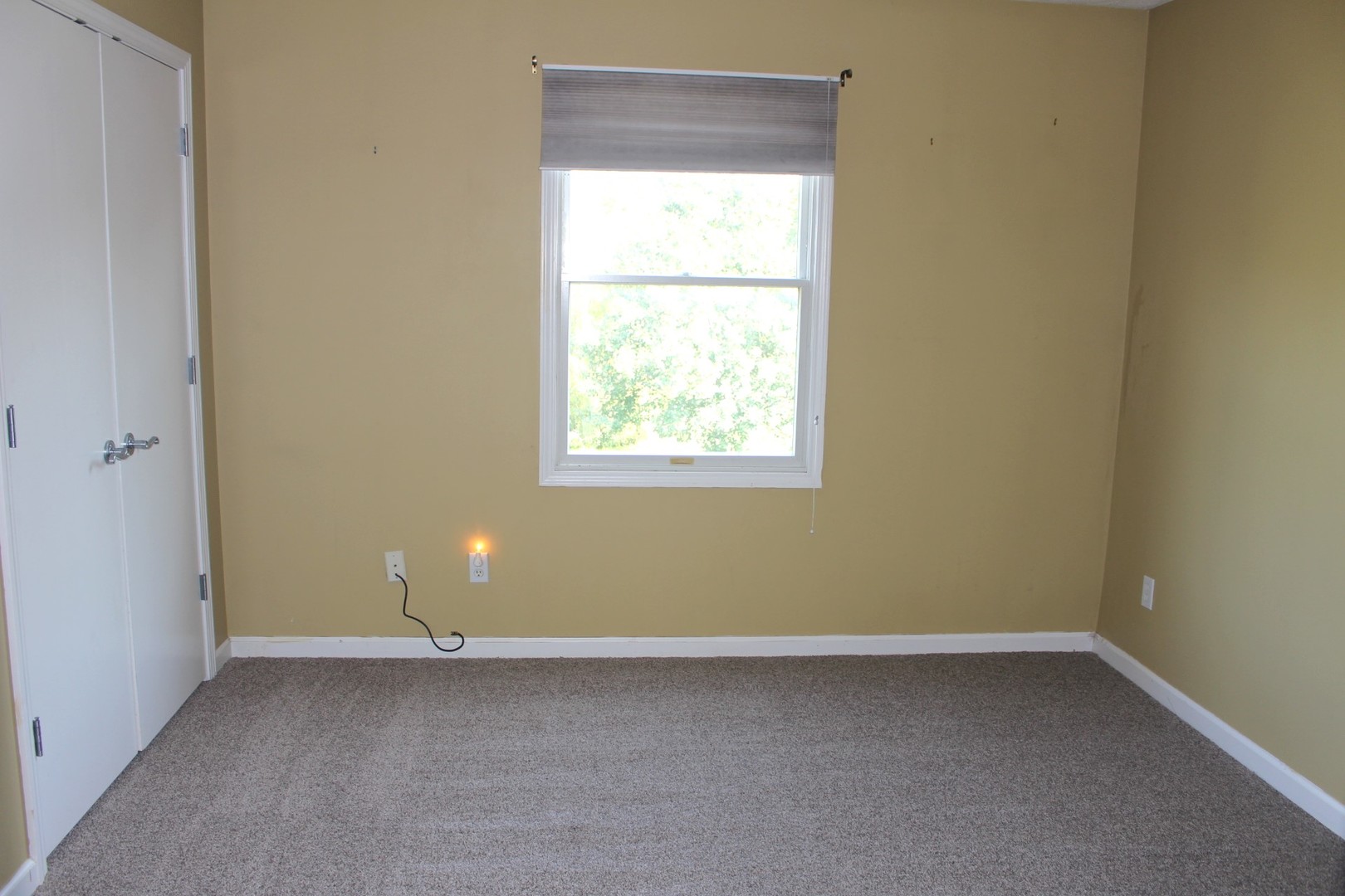 13382 Hickory Grove Road Waynesville, IL 61778 - Photo 32 of 51 an empty room with a window