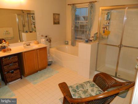 114 Seamaster Road Baltimore, MD 21221 - Photo 16 of 29 Bath (Master)