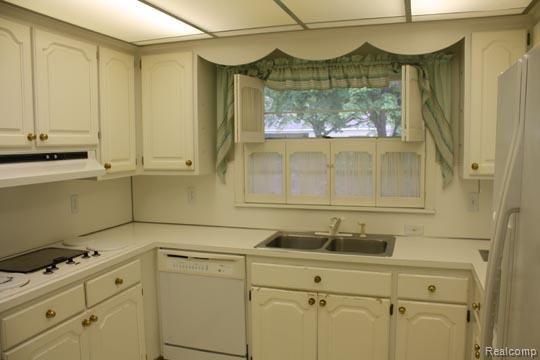 305 Stephens Road Grosse Pointe, MI 48236 - Photo 4 of 9 305S4