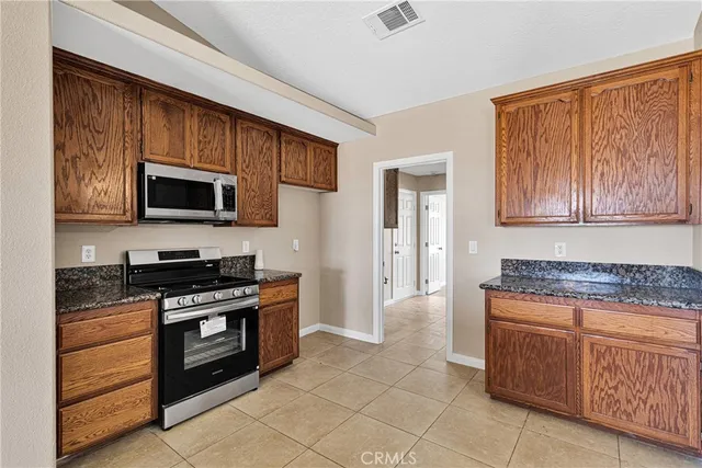 $669,000 | 11569 Arroyo Avenue, Hesperia, CA 92345