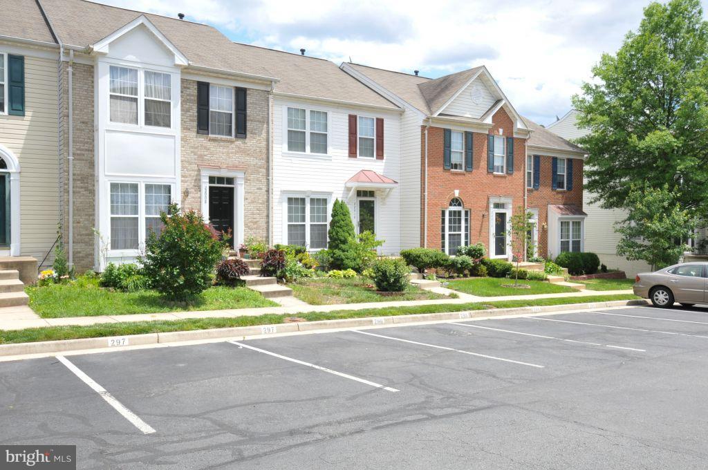 22011 Box Car Square Sterling, VA 20166 - Photo 2 of 23 Dominion Square neighborhood and ammeneties
