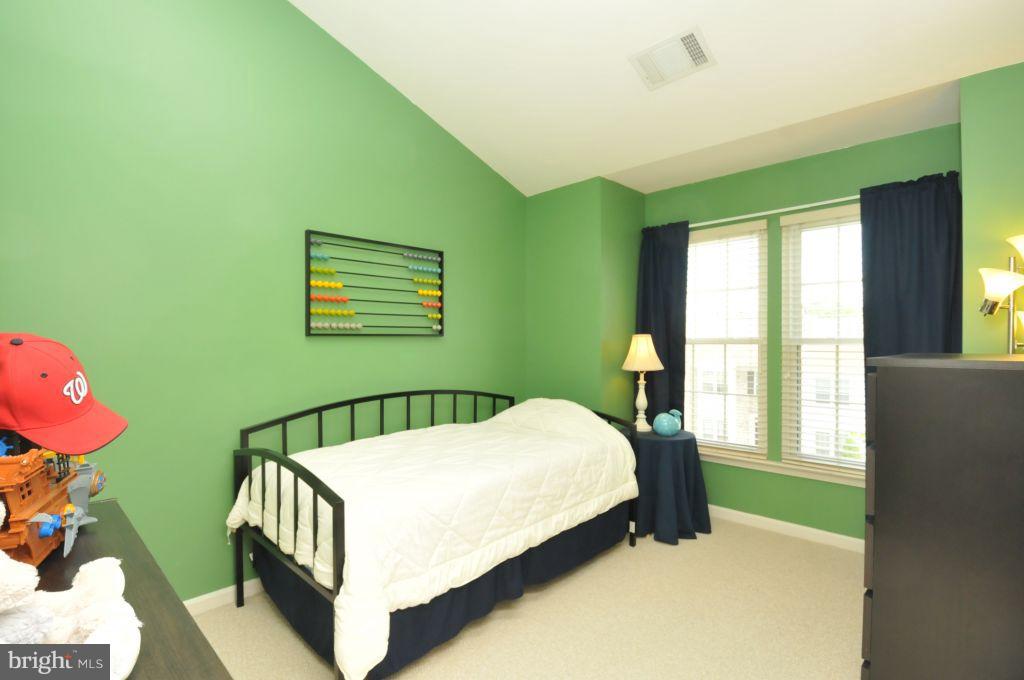 22011 Box Car Square Sterling, VA 20166 - Photo 14 of 23 Bedroom