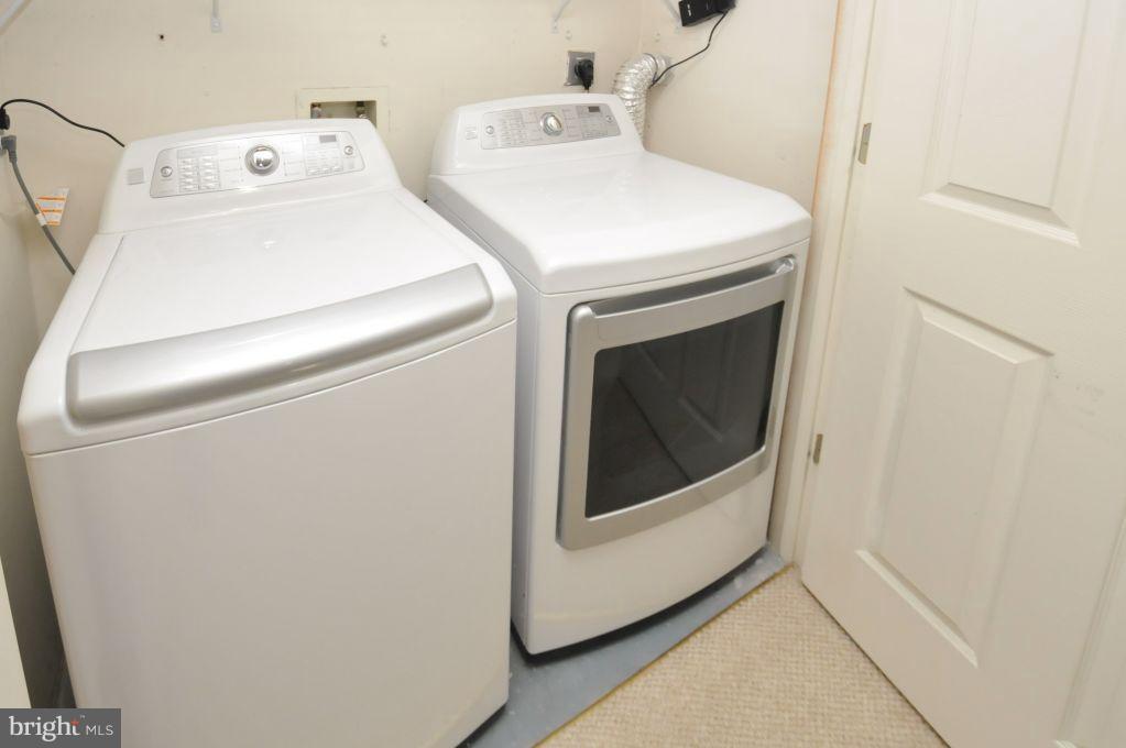22011 Box Car Square Sterling, VA 20166 - Photo 18 of 23 Washer and dryer on lower level