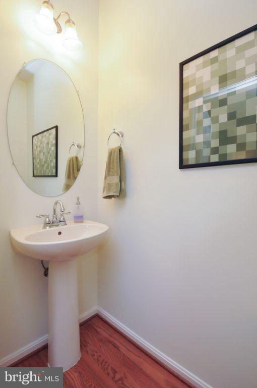 22011 Box Car Square Sterling, VA 20166 - Photo 19 of 23 Bath