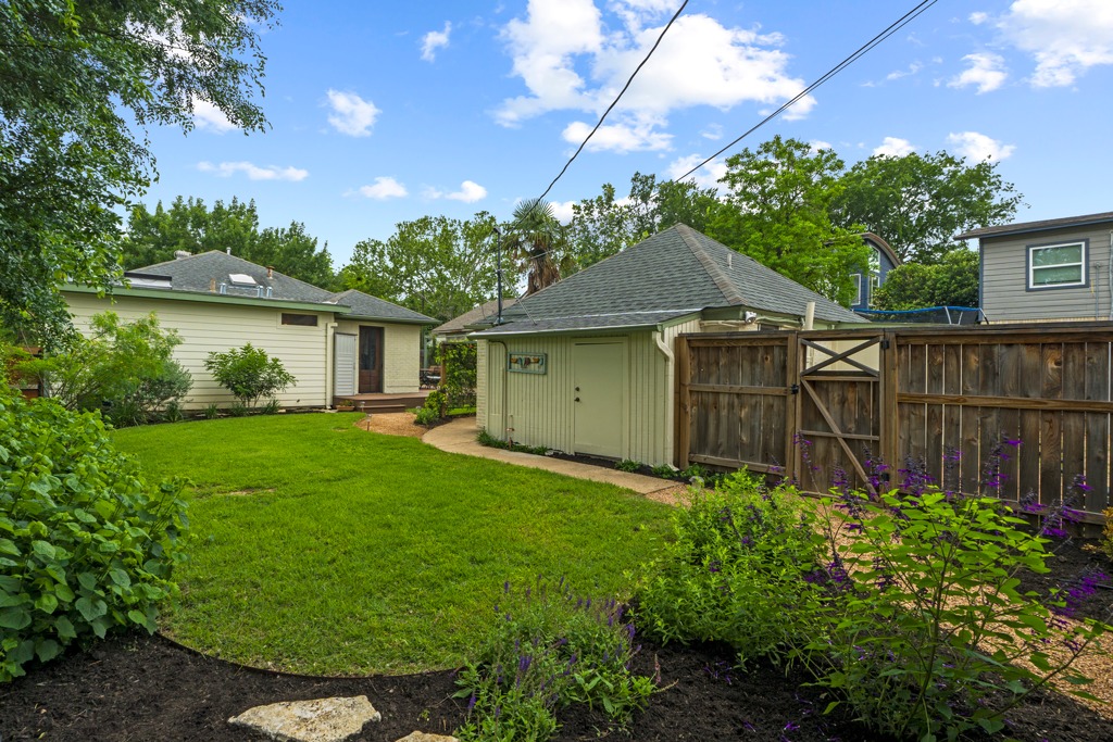 1908 West 37th Street Austin, TX 78731 - Photo 32 of 37