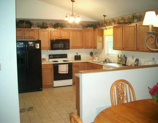 152 Meadowbrook Road Renfrew, PA 16053 - Photo 3 of 8 Kitchen.