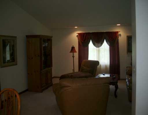 152 Meadowbrook Road Renfrew, PA 16053 - Photo 5 of 8 Living Room.