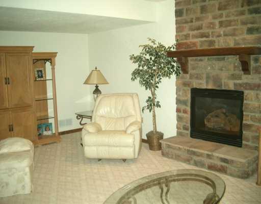 152 Meadowbrook Road Renfrew, PA 16053 - Photo 6 of 8 Den/Family/Great Room.