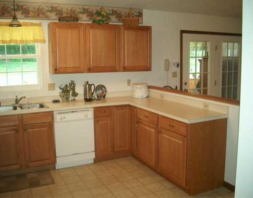 152 Meadowbrook Road Renfrew, PA 16053 - Photo 8 of 8 Kitchen.
