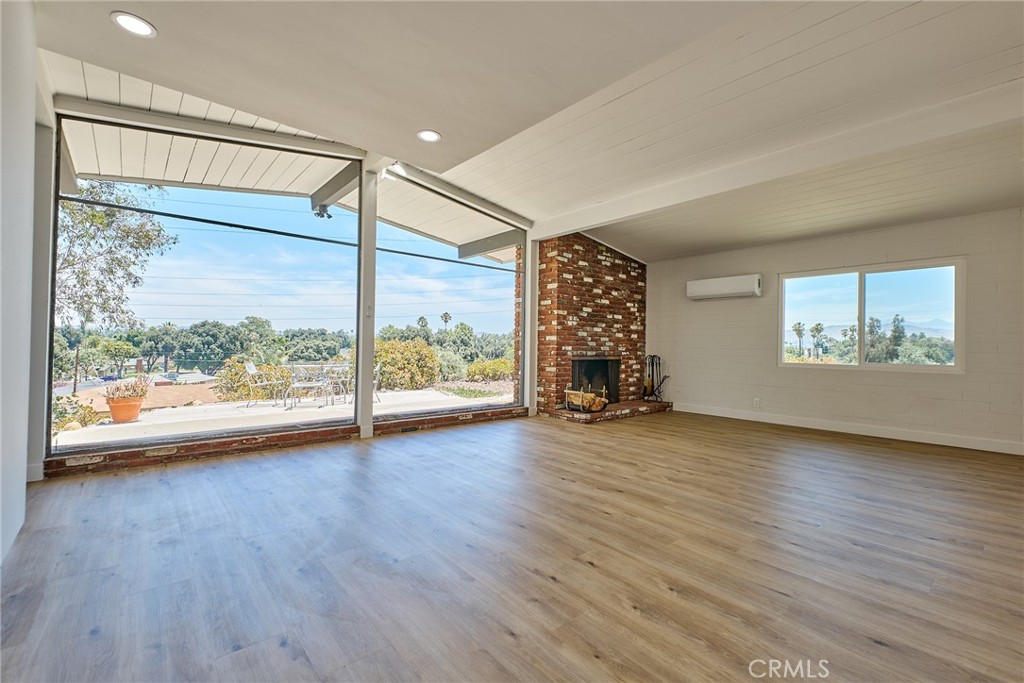 4262 Harrison Street Riverside, CA 92503 - Photo 3 of 33