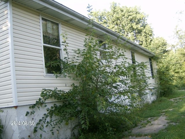 2106 Arthur Avenue Lockport, IL 60441 - Photo 8 of 12 a view of a backyard with plants