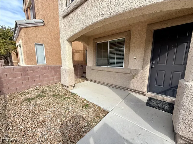 $1,995 | 10448 Wild Bill Court, Las Vegas, NV 89129