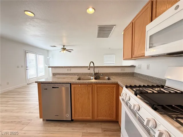 $1,995 | 10448 Wild Bill Court, Las Vegas, NV 89129