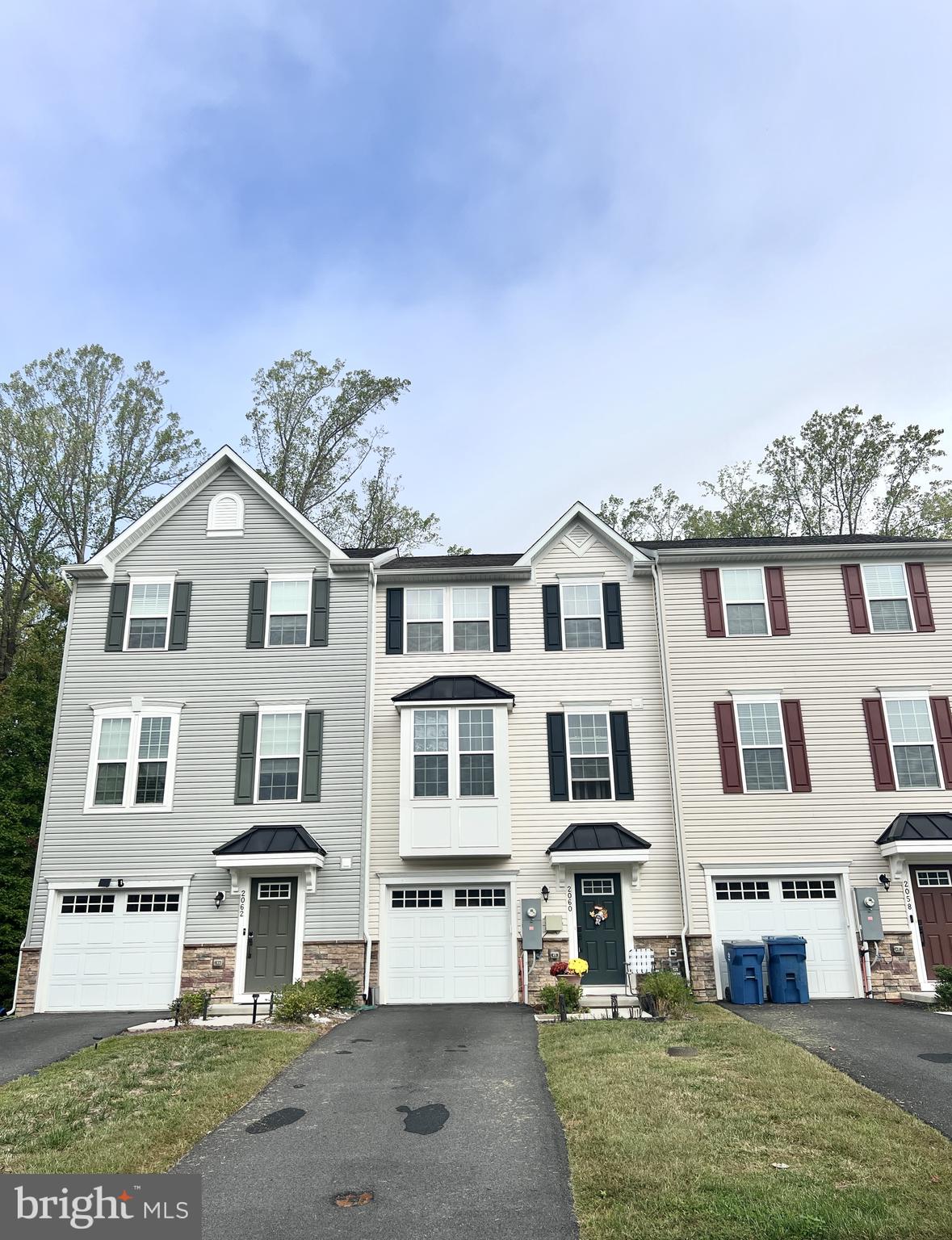 2060 Rivers Drive Newark, DE 19702 - Photo 1 of 25 a view of outdoor space yard and front view of a house