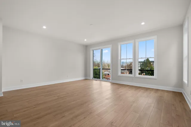 $582,720 | 9739 Grant Avenue, Manassas, VA 20110