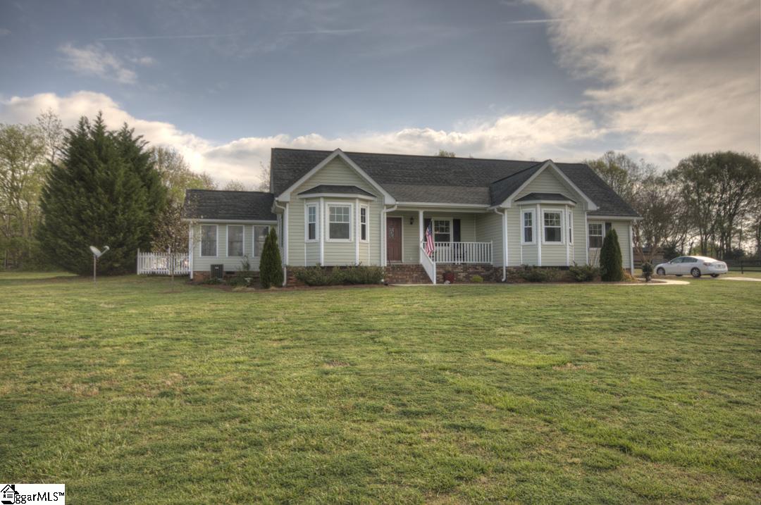 102 Ridge Way Simpsonville, SC 29680 - Photo 2 of 28