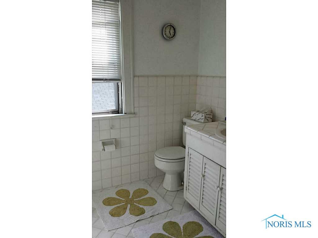 1647 Gilbert Road Toledo, OH 43614 - Photo 5 of 5 Master Bath/Spa.