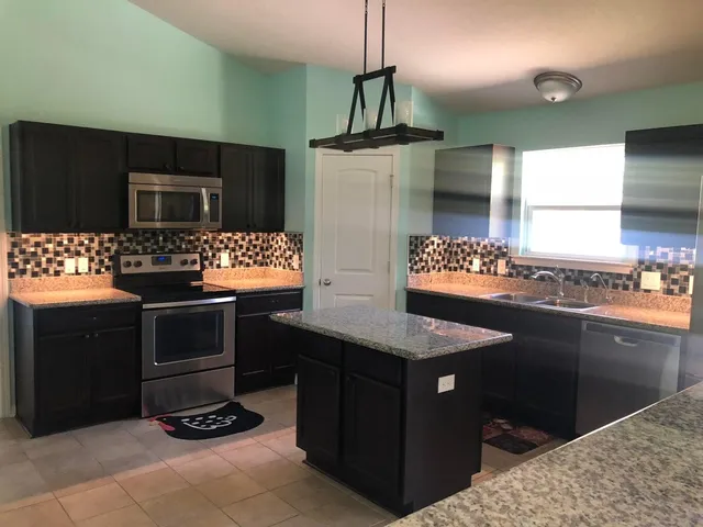 $2,300 | 9114 Timber Lane, Navarre, FL 32566