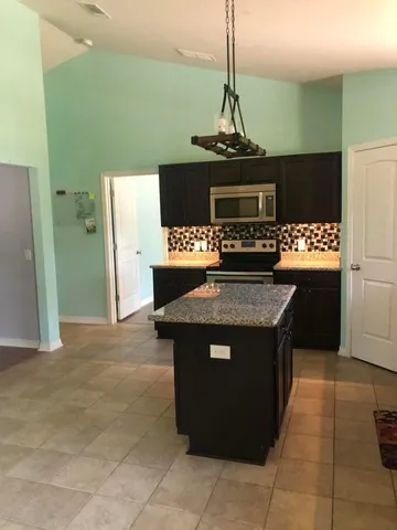 $2,300 | 9114 Timber Lane, Navarre, FL 32566