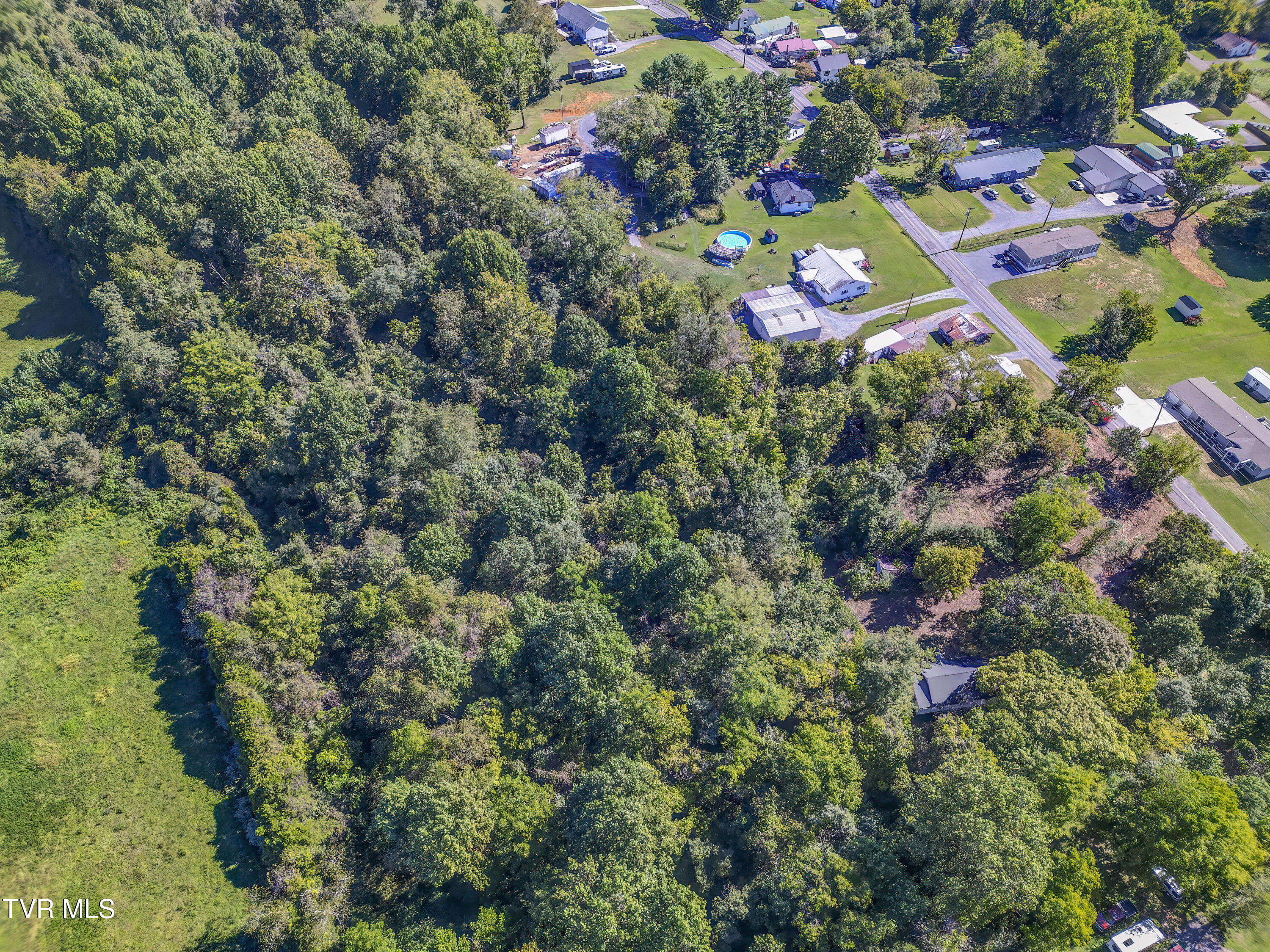 205 Valley Pike Road Bristol, TN 37620 - Photo 17 of 25 205 and 213 Valley Pike Rd (14)