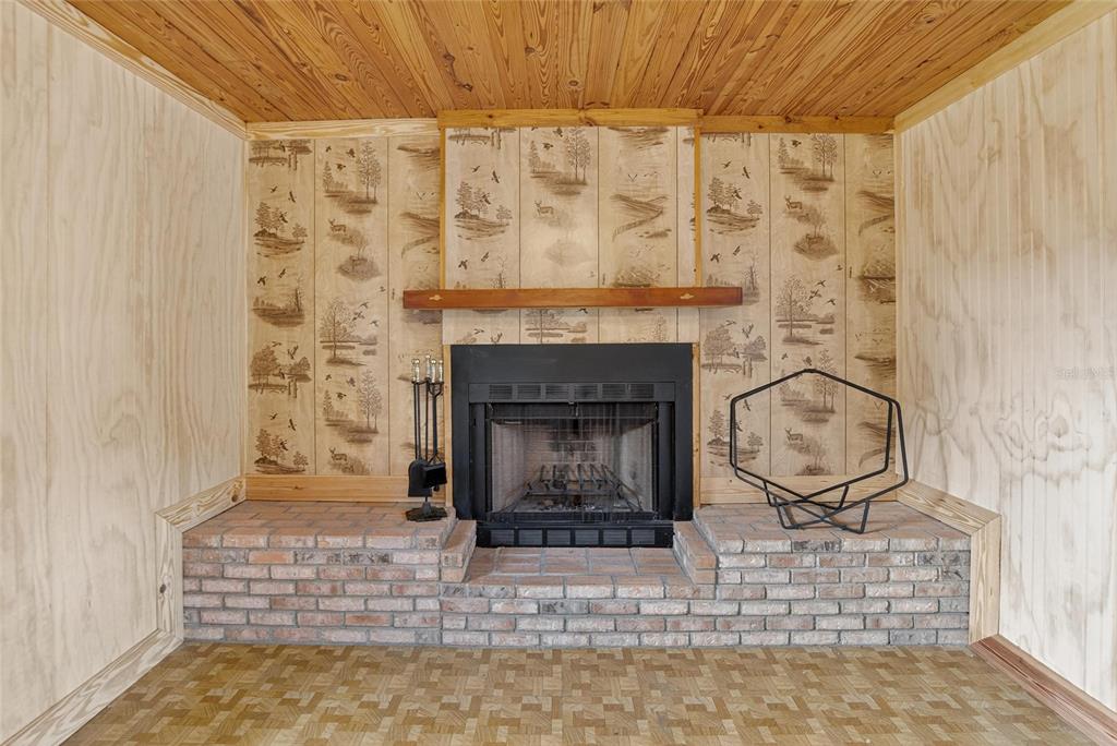1113 South Wiggins Road Plant City, FL 33566 - Photo 21 of 39 Gallery Image 21