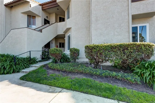 $472,000 | 1742 Sinaloa Road, Unit 329, Simi Valley, CA 93065