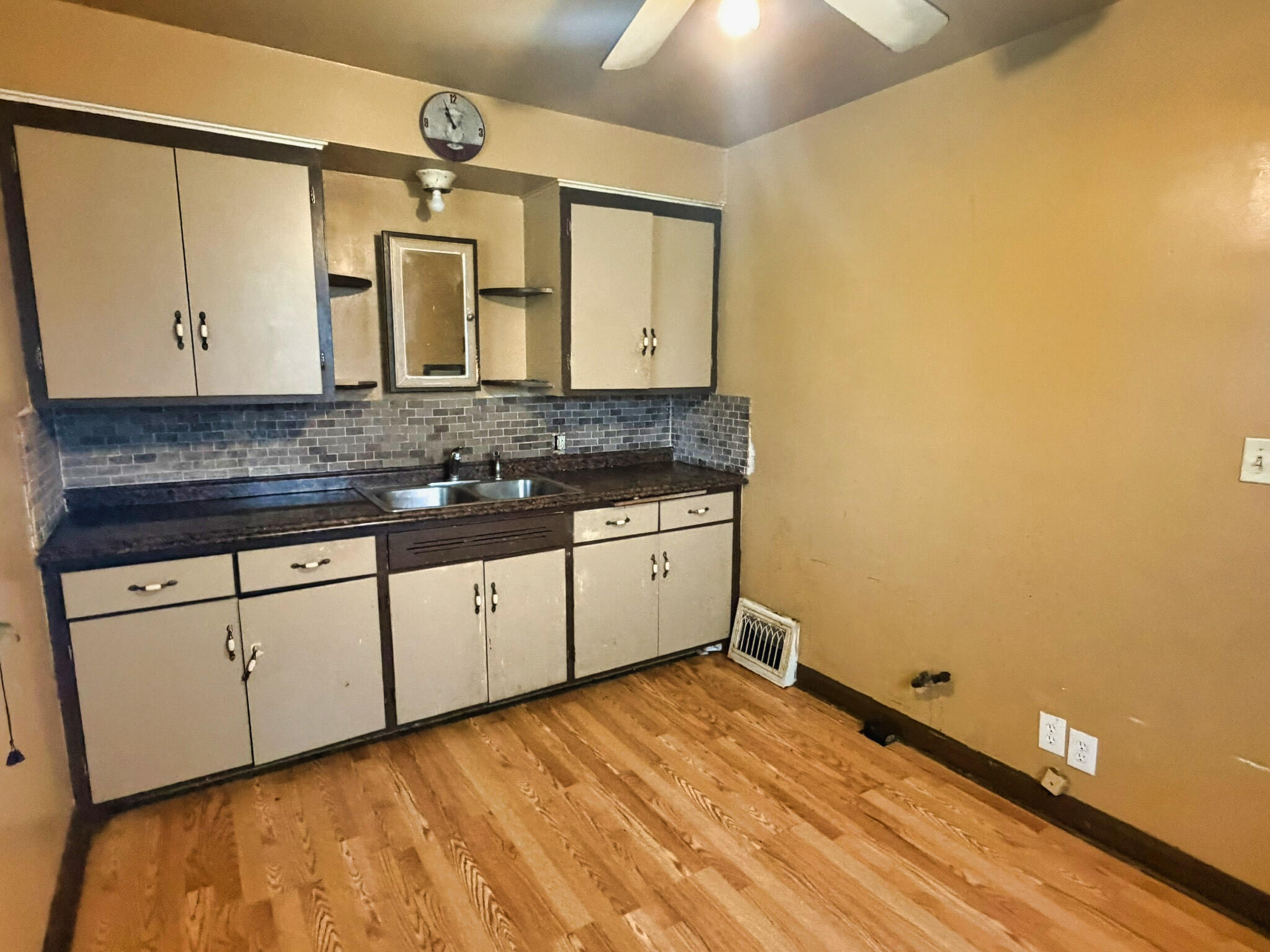 4305 North 63rd Street Milwaukee, WI 53216 - Photo 15 of 17 IMG_2356