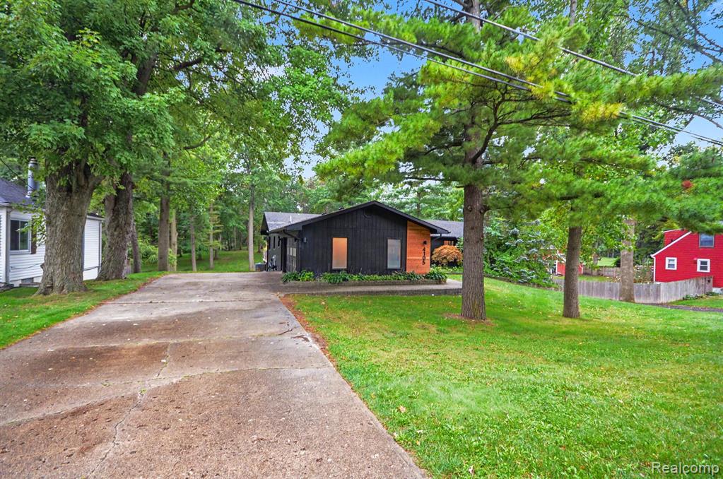 4105 Crocus Road Waterford, MI 48328 - Photo 45 of 47 Gallery Image 45