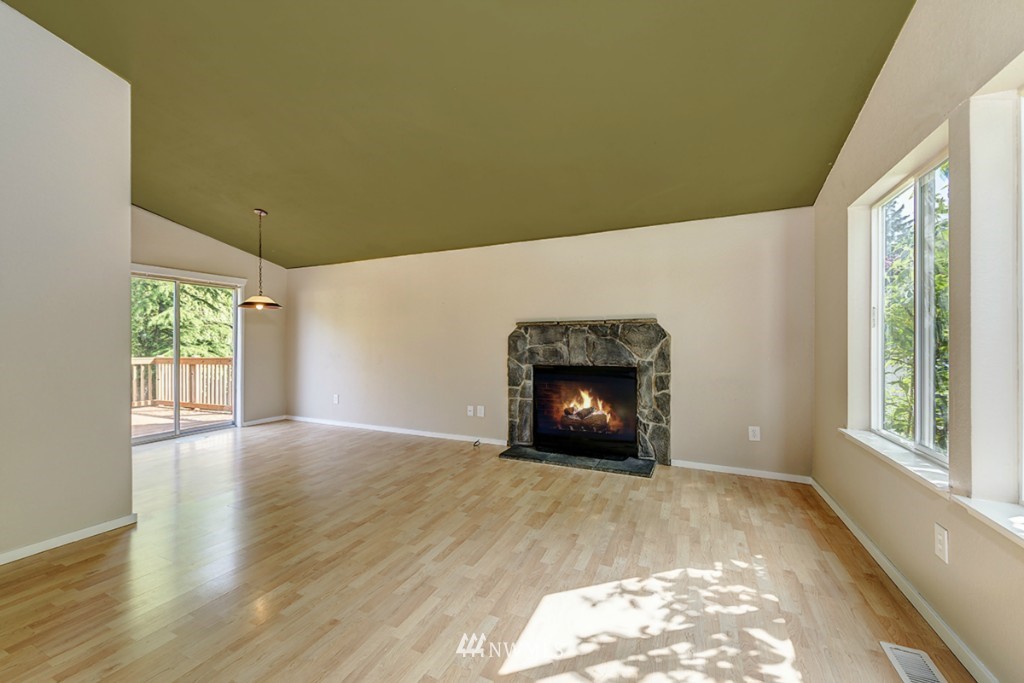 1824 225th Street Southeast Bothell, WA 98021 - Photo 5 of 15