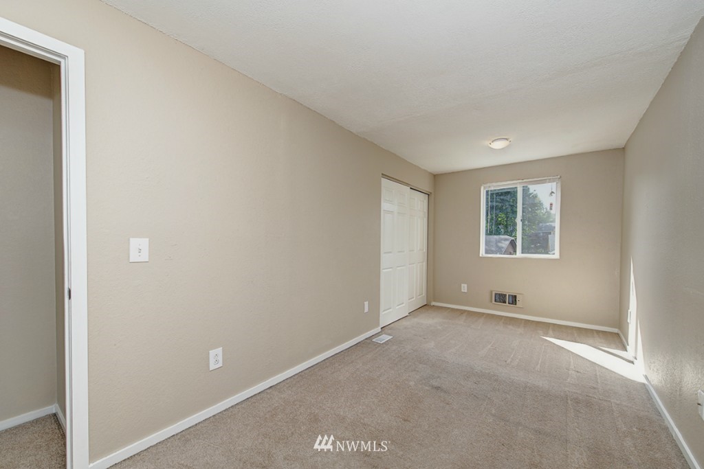 1824 225th Street Southeast Bothell, WA 98021 - Photo 8 of 15
