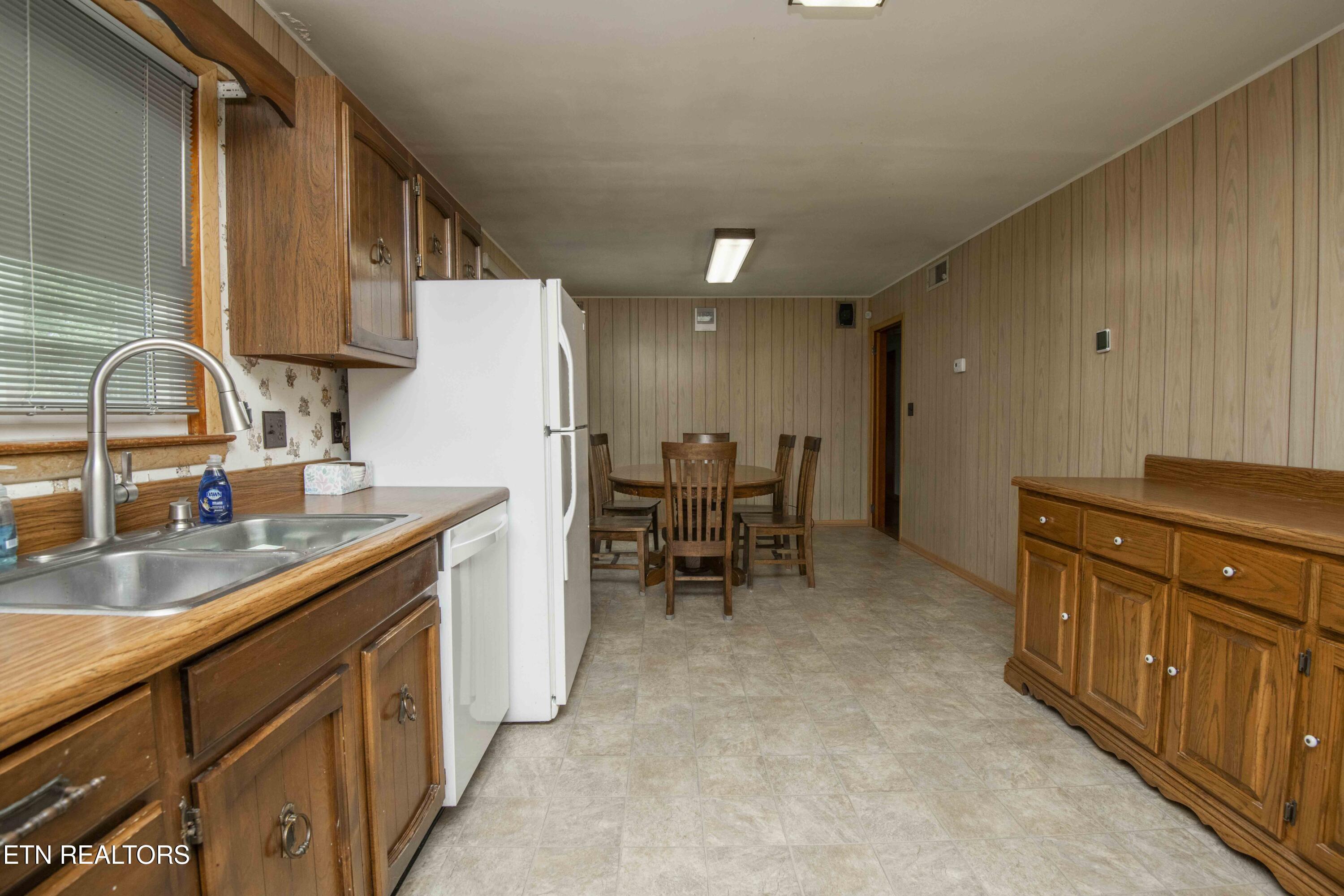 509 Riverside Drive Clinton, TN 37716 - Photo 18 of 52 kitchen 9_1