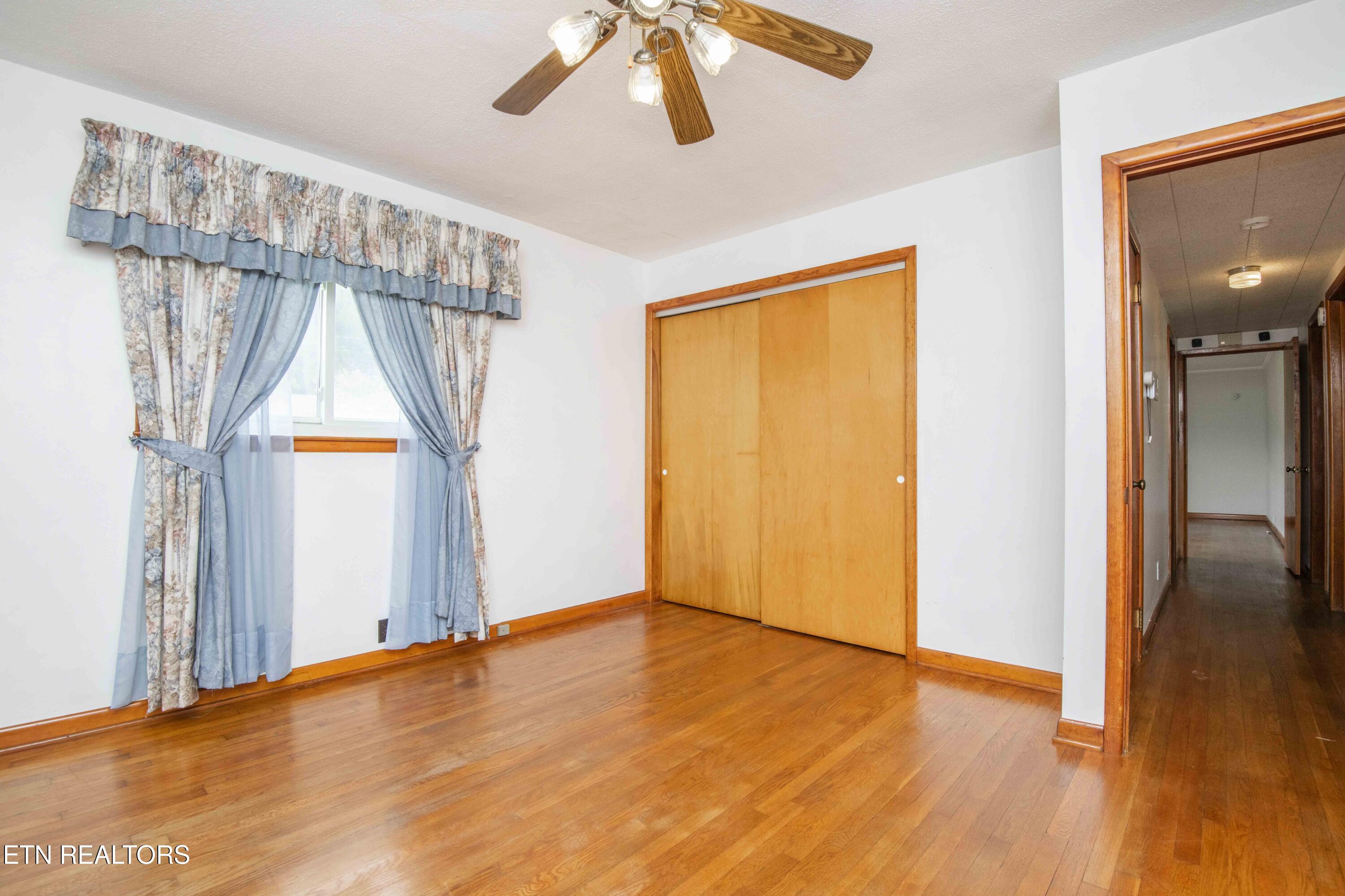 509 Riverside Drive Clinton, TN 37716 - Photo 31 of 52 second bed_1