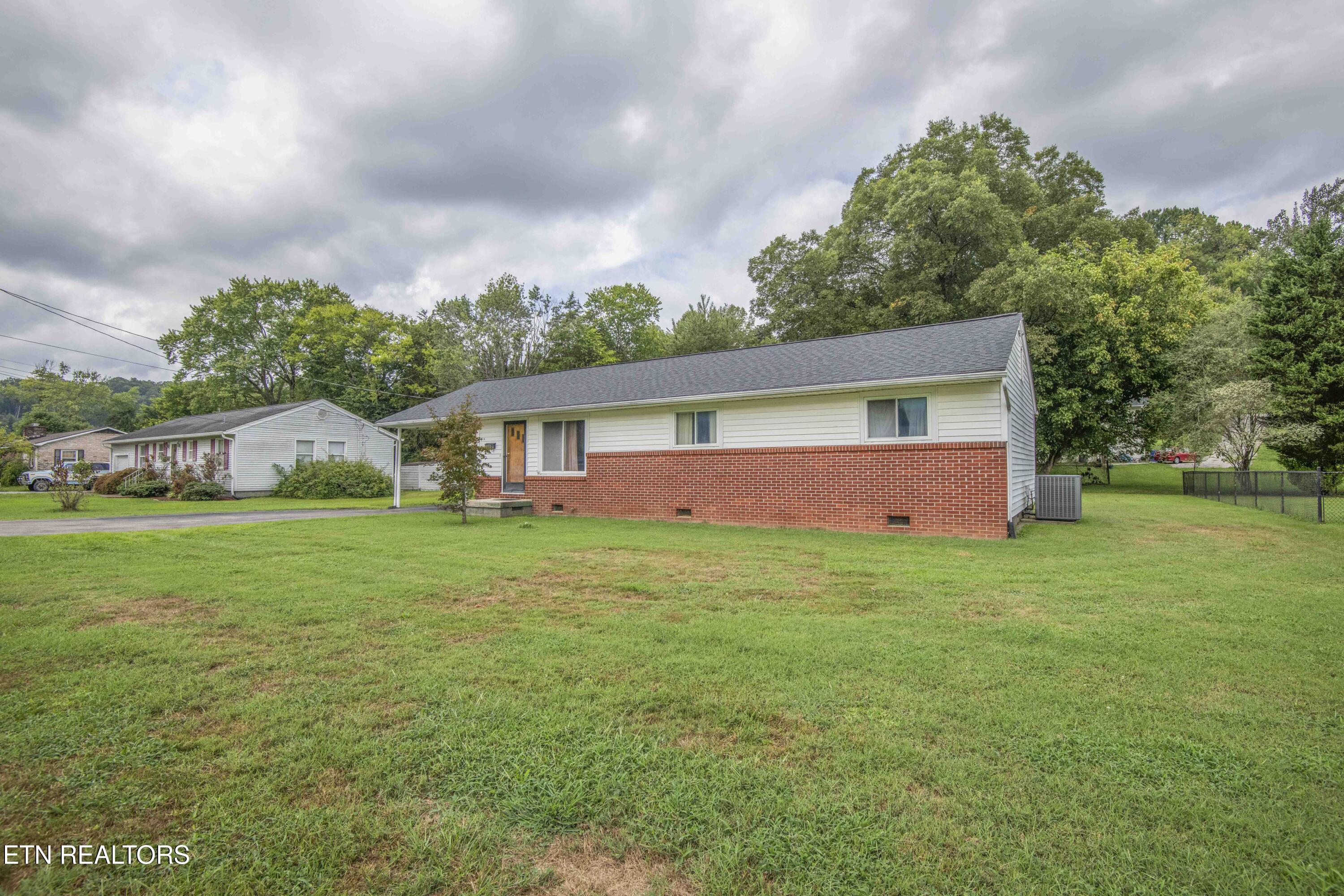 509 Riverside Drive Clinton, TN 37716 - Photo 4 of 52 exterior_1