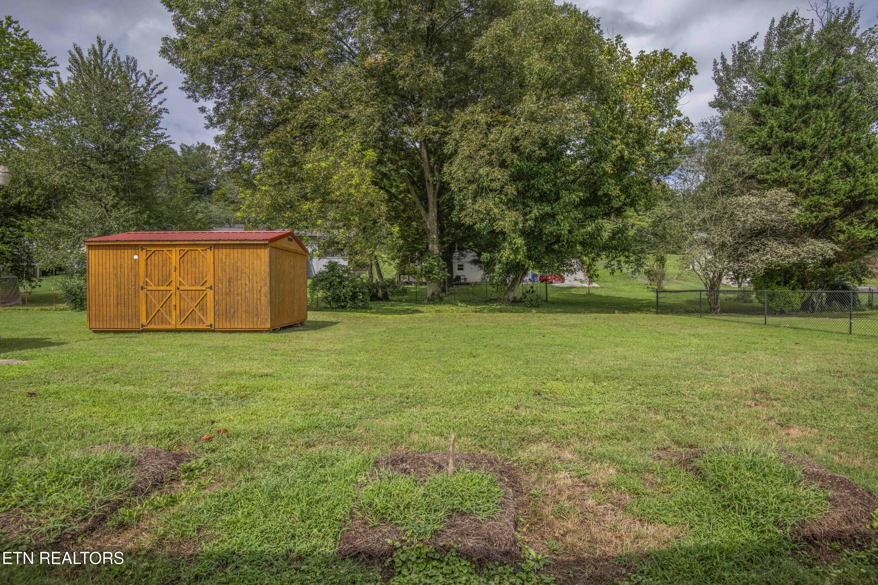 509 Riverside Drive Clinton, TN 37716 - Photo 42 of 52 yard 4_1
