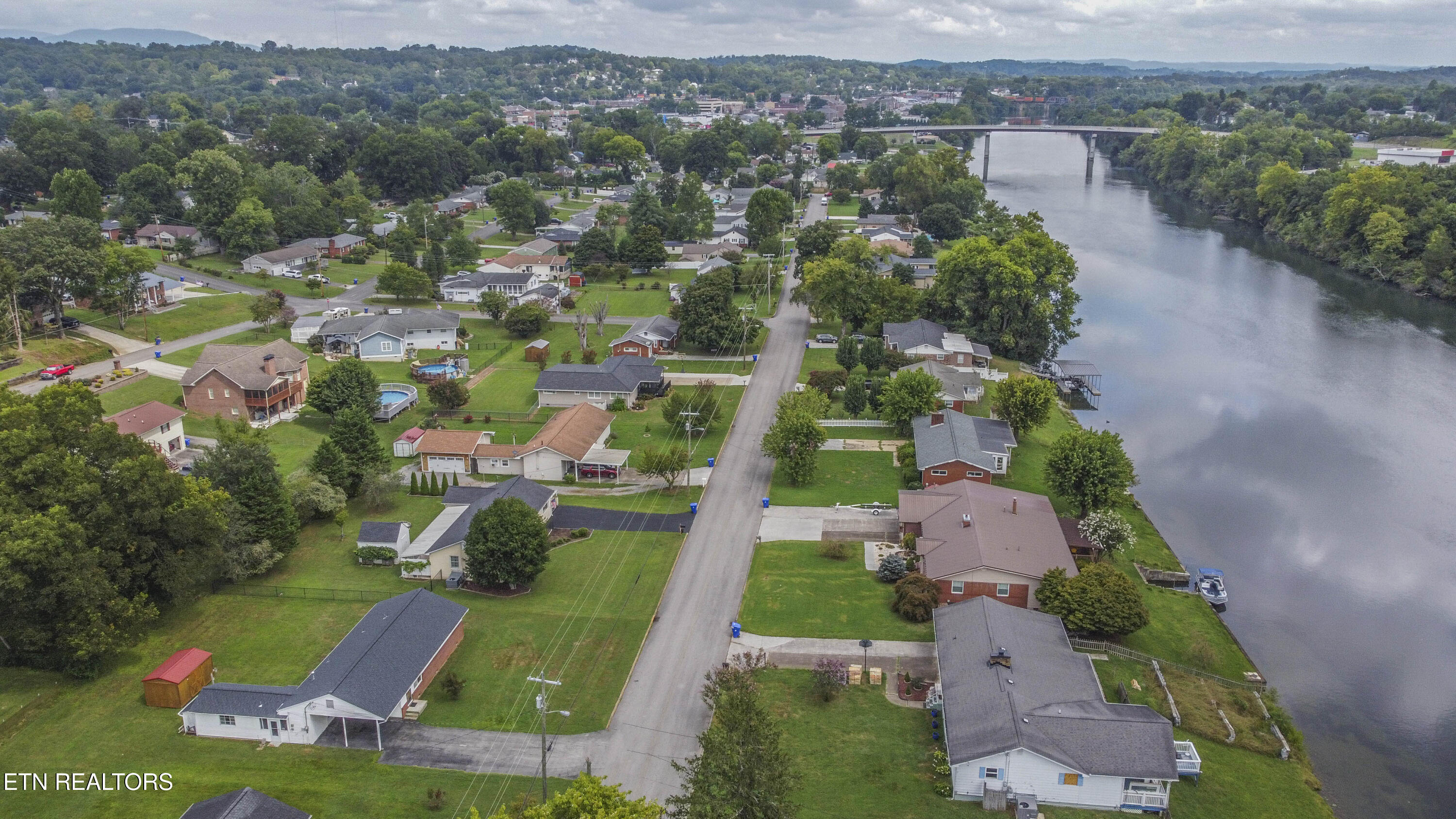 509 Riverside Drive Clinton, TN 37716 - Photo 6 of 52 rone6_1