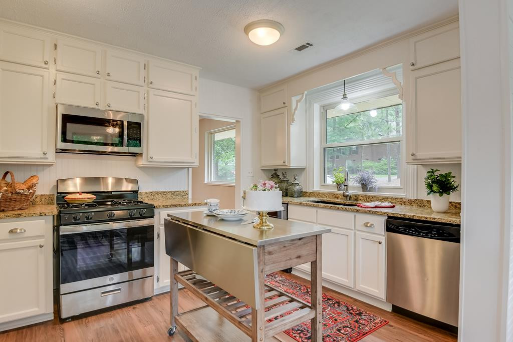 1615 Ridgecrest Lane Aiken, SC 29801 - Photo 3 of 58