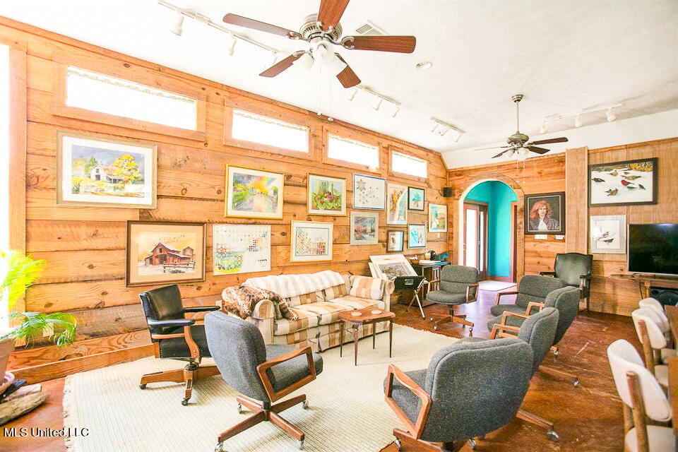708 Ratliff Ferry Road Canton, MS 39046 - Photo 23 of 55 art studio1