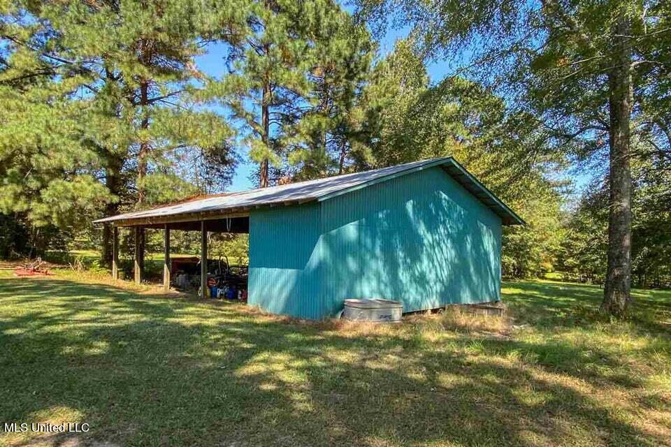 708 Ratliff Ferry Road Canton, MS 39046 - Photo 36 of 55 tractor pole barn