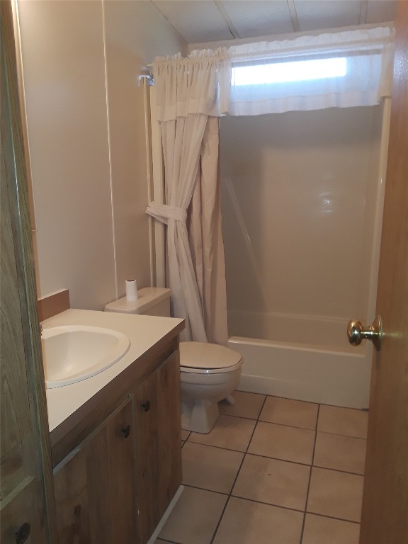 85112 Phillips Road Yulee, FL 32097 - Photo 8 of 17 a bathroom with a granite countertop sink toilet and shower