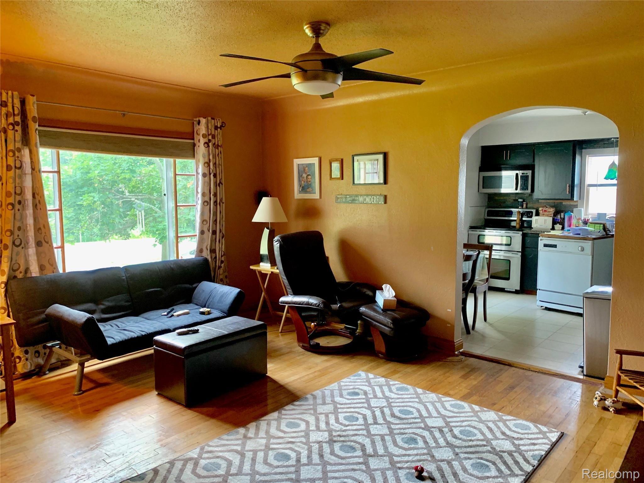 318 Reid Road Grand Blanc, MI 48439 - Photo 6 of 16 IMG-0519.JPG